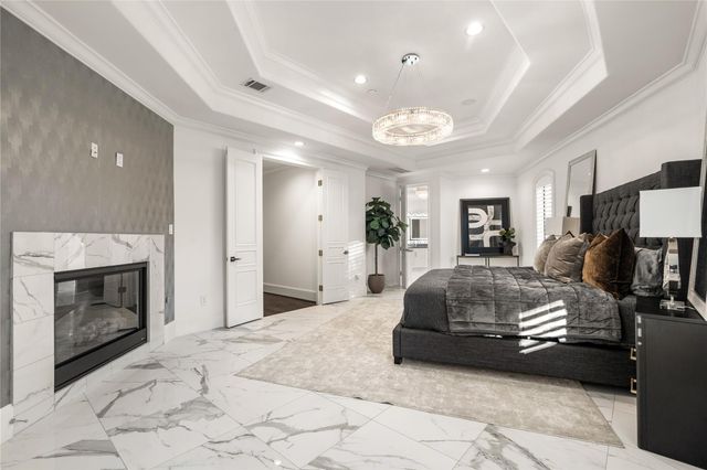 5142 Huckleberry Circle, Houston, TX 77056