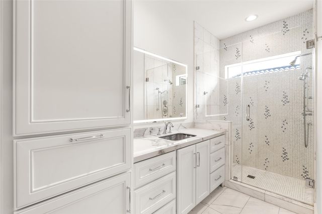 5142 Huckleberry Circle, Houston, TX 77056