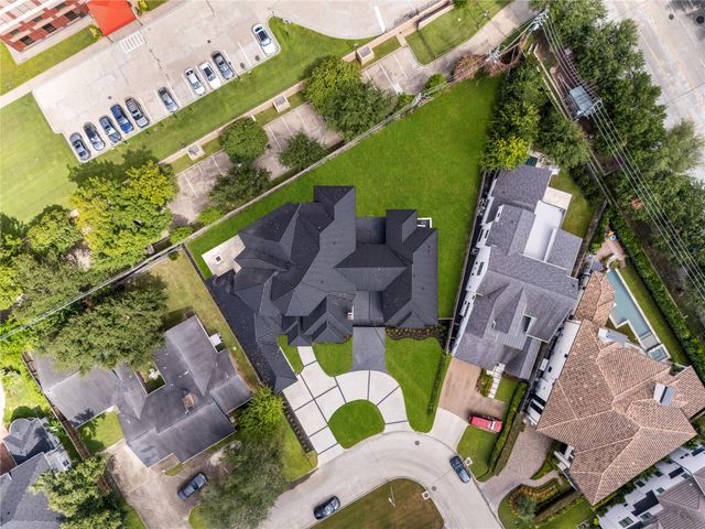 5142 Huckleberry Circle, Houston, TX 77056