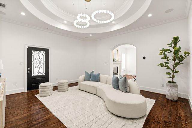 5142 Huckleberry Circle, Houston, TX 77056
