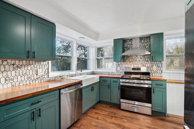 5686 N River Forest DRIVE, Glendale, WI 53209