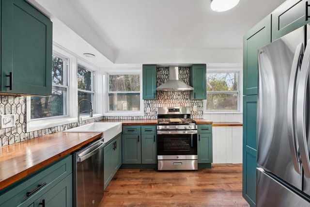 5686 N River Forest DRIVE, Glendale, WI 53209