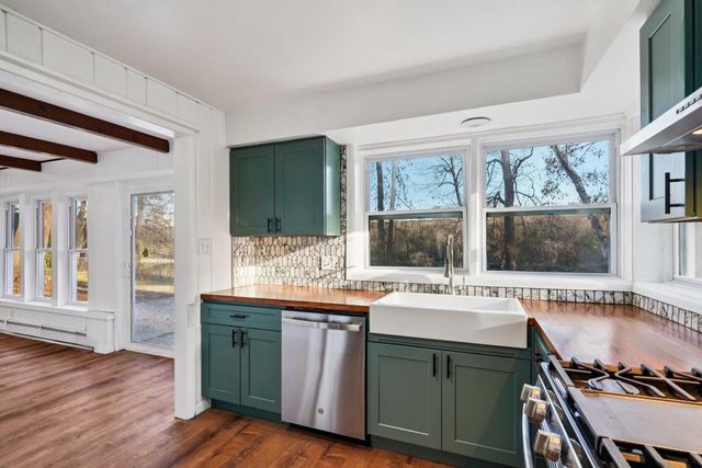 5686 N River Forest DRIVE, Glendale, WI 53209