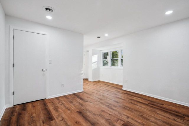 5686 N River Forest DRIVE, Glendale, WI 53209