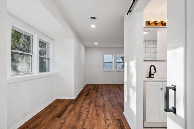 5686 N River Forest DRIVE, Glendale, WI 53209