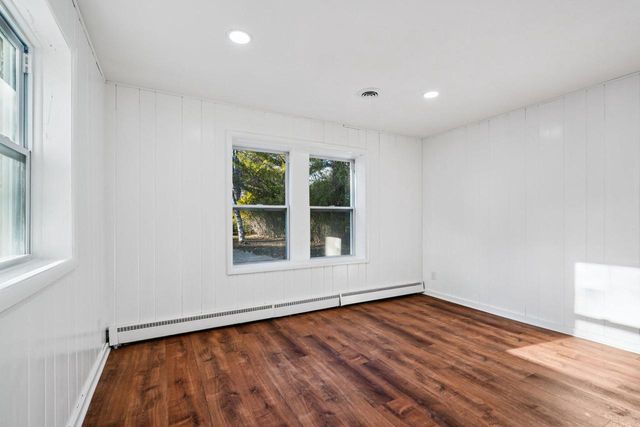 5686 N River Forest DRIVE, Glendale, WI 53209