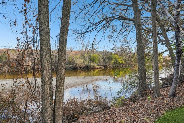 5686 N River Forest DRIVE, Glendale, WI 53209