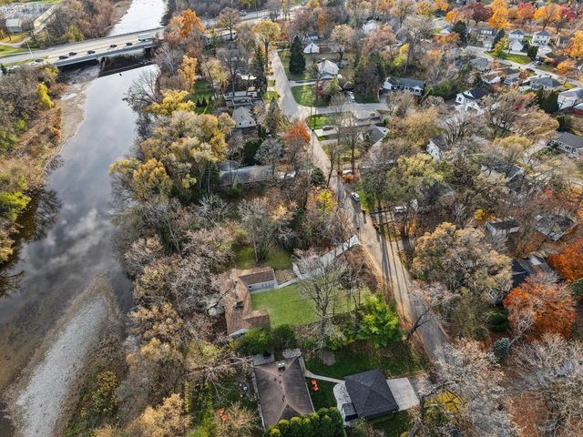 5686 N River Forest DRIVE, Glendale, WI 53209