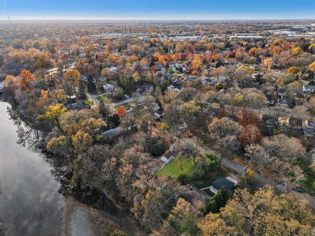 5686 N River Forest DRIVE, Glendale, WI 53209