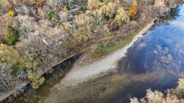 5686 N River Forest DRIVE, Glendale, WI 53209