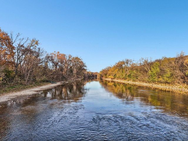 5686 N River Forest DRIVE, Glendale, WI 53209