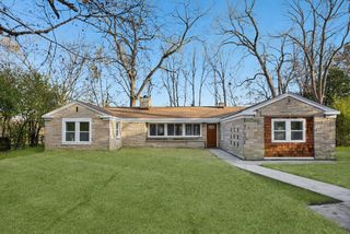 5686 N River Forest DRIVE, Glendale, WI 53209