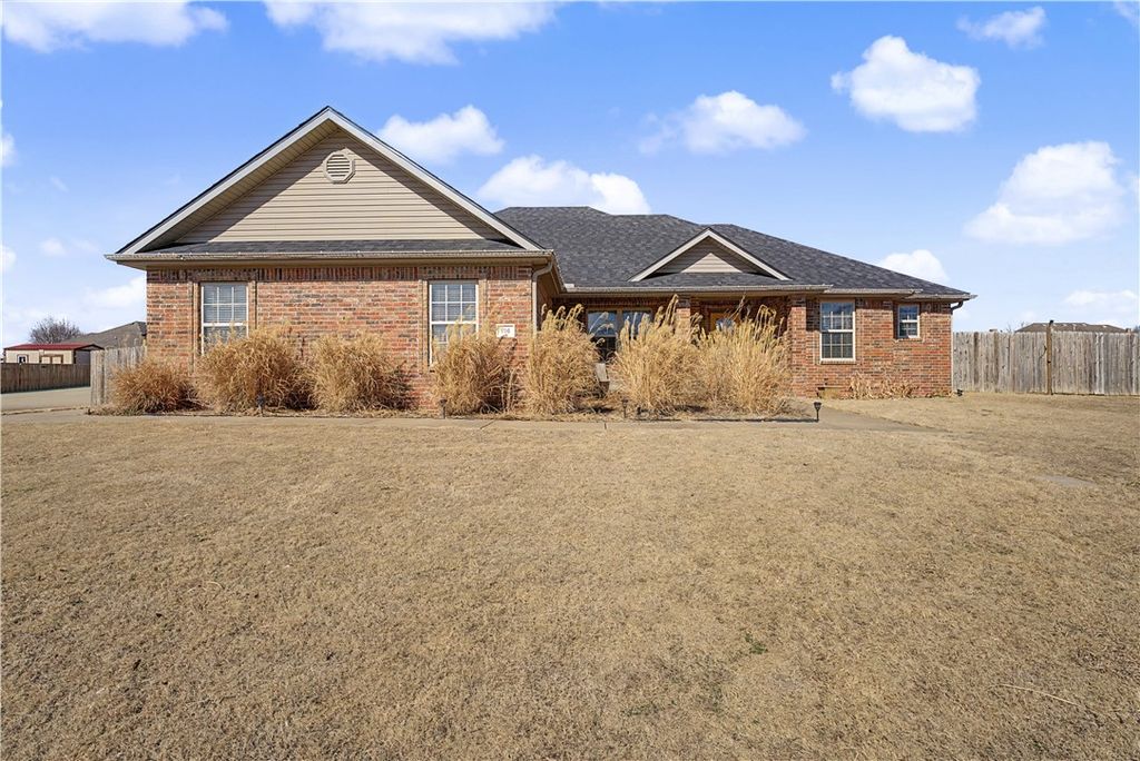 706 Sedgwick Drive, Prairie Grove, AR 72753