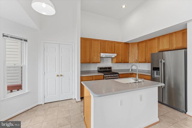 2550 JAMES MONROE CIR, Herndon, VA 20171