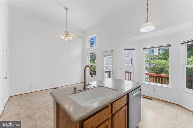2550 JAMES MONROE CIR, Herndon, VA 20171