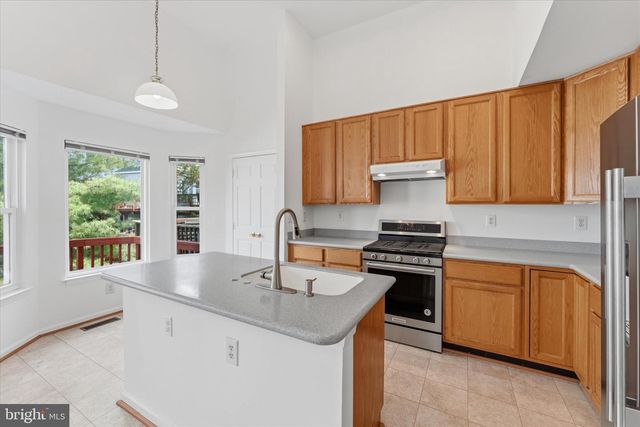 2550 JAMES MONROE CIR, Herndon, VA 20171
