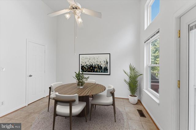 2550 JAMES MONROE CIR, Herndon, VA 20171