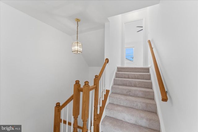 2550 JAMES MONROE CIR, Herndon, VA 20171