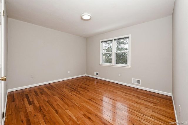 49 N Chatsworth Avenue, Larchmont, NY 10538