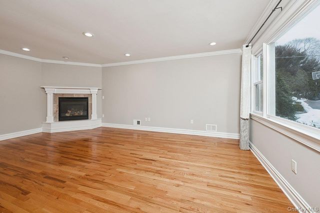 49 N Chatsworth Avenue, Larchmont, NY 10538