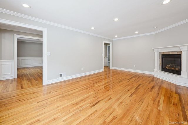 49 N Chatsworth Avenue, Larchmont, NY 10538