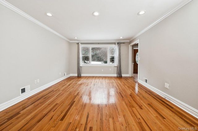 49 N Chatsworth Avenue, Larchmont, NY 10538