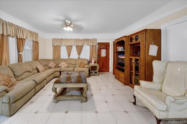 3170 Rawlins Avenue, Bronx, NY 10465