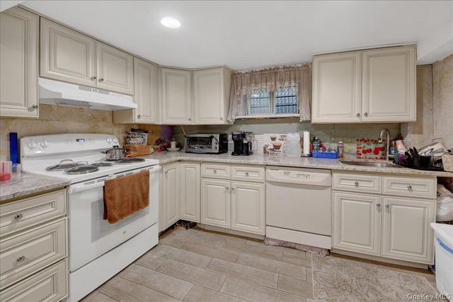 3170 Rawlins Avenue, Bronx, NY 10465