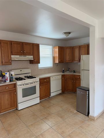 3170 Rawlins Avenue, Bronx, NY 10465