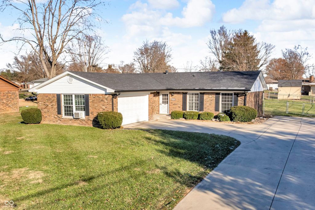 1723 Midland Drive, Franklin, IN 46131