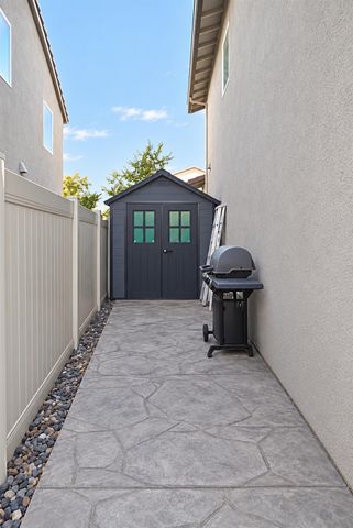 7660 Walpole Way, Elk Grove, CA 95758