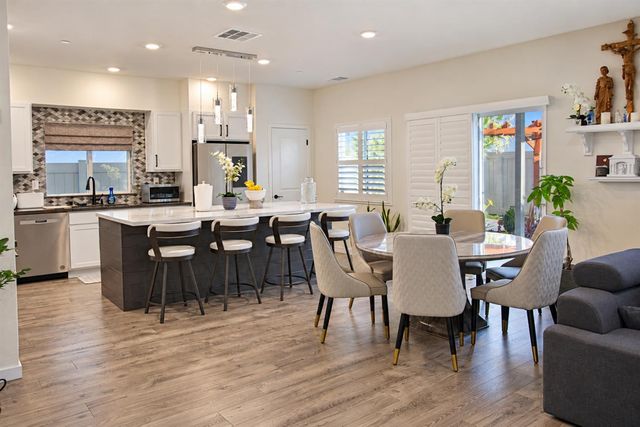 7660 Walpole Way, Elk Grove, CA 95758