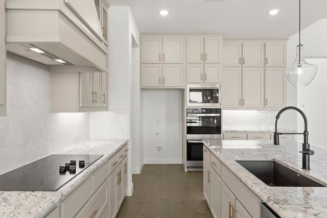 150 Waterview Drive, Gunter, TX 75058