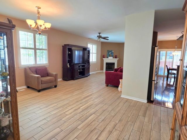 8211 Tremont Lane, Joliet, IL 60431
