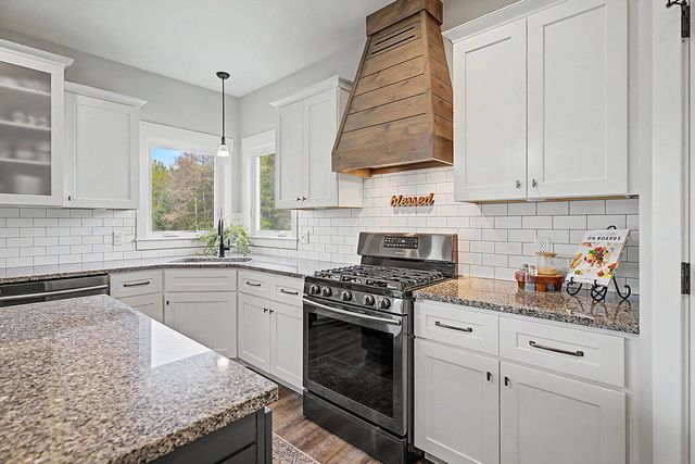 5587 Stanton Woods Drive, Blendon Twp, MI 49426