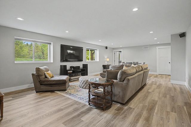 5587 Stanton Woods Drive, Blendon Twp, MI 49426