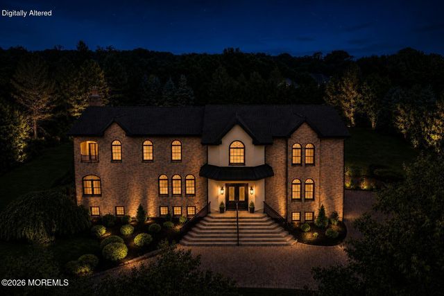 8 Tiberon Drive, Holmdel, NJ 07733