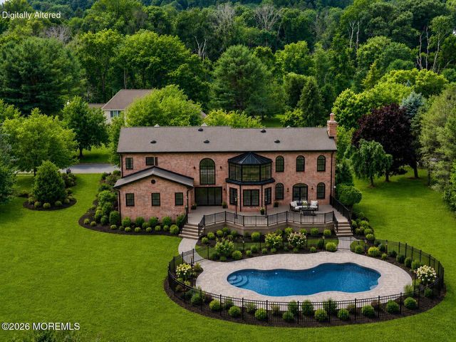 8 Tiberon Drive, Holmdel, NJ 07733