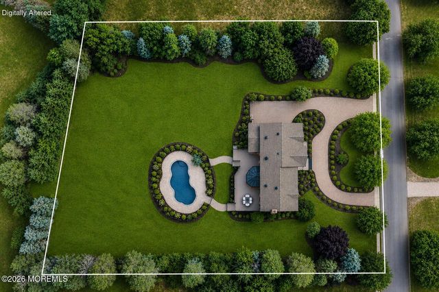 8 Tiberon Drive, Holmdel, NJ 07733