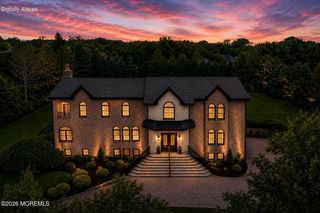 8 Tiberon Drive, Holmdel, NJ 07733