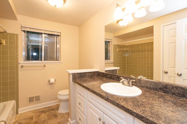3356 Tacoma Circle, Ann Arbor, MI 48108