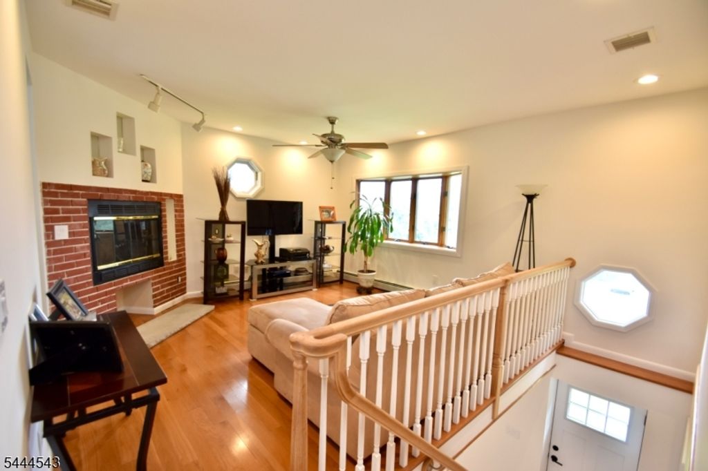 58 Cork Hill Rd, Ogdensburg Boro, NJ 07439 — photo 2