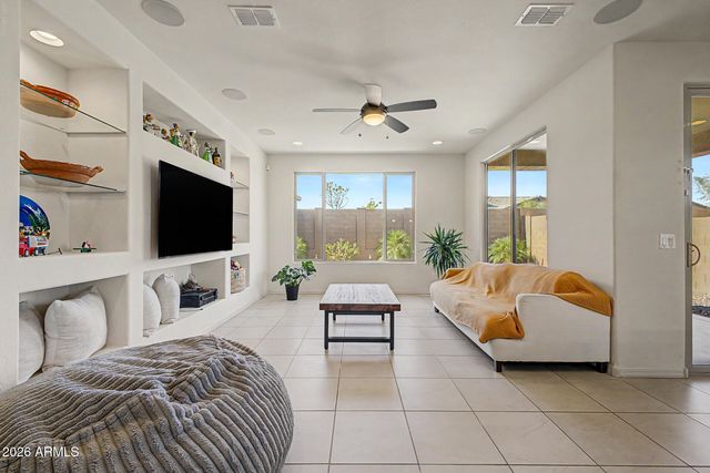 1957 W Fawn Way, San Tan Valley, AZ 85144