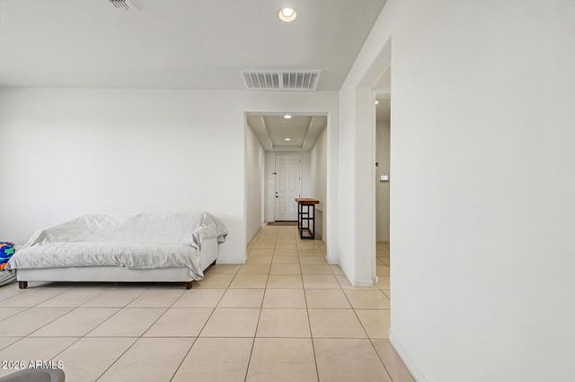 1957 W Fawn Way, San Tan Valley, AZ 85144