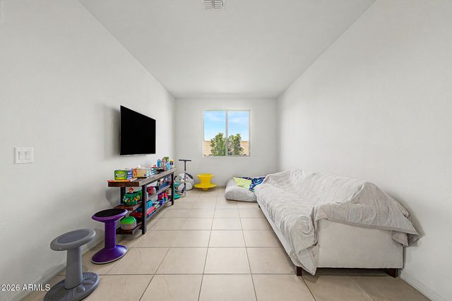 1957 W Fawn Way, San Tan Valley, AZ 85144