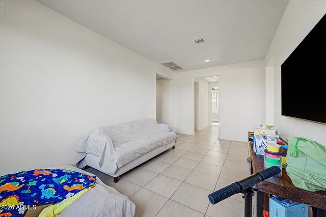 1957 W Fawn Way, San Tan Valley, AZ 85144