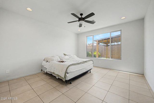 1957 W Fawn Way, San Tan Valley, AZ 85144