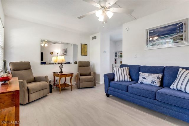 207 8th AVE S 207A, Naples, FL 34102