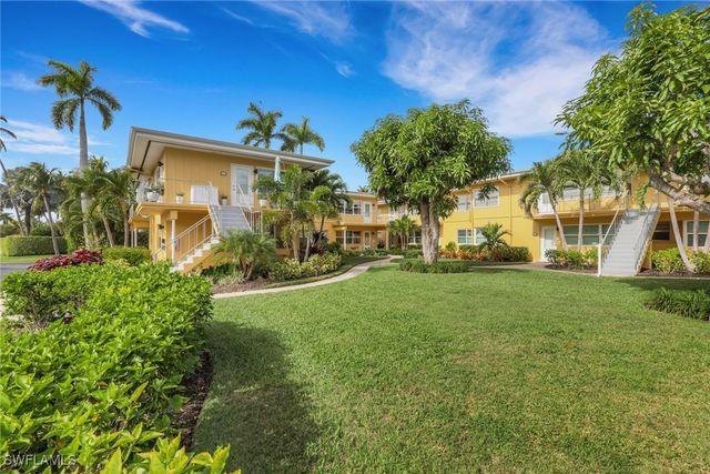 207 8th AVE S 207A, Naples, FL 34102