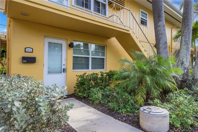 207 8th AVE S 207A, Naples, FL 34102